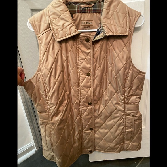 L.L. Bean Quilted Riding Vest - Picture 2 of 3